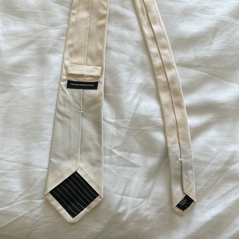 Express Studio cream tie